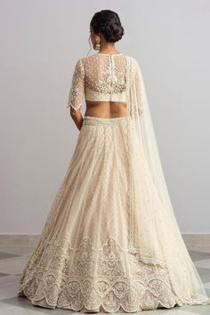 White Pearl Work Blouse, Off White Lehenga Simple, Ivory Lehenga Bridal, Off White Lehenga Combination, Pearl Work Blouses, Pearl Blouse Designs, Offwhite Lehenga, Simple Bridal Lehenga, Ivory Bridal Lehenga