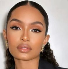 Neutral Dark Skin Makeup, Brown Natural Makeup Looks, Make Up Black Women Natural, Black Woman Makeup Looks, Bridal Makeup Black Women, Wedding Makeup Black Women, Yara Shahidi Makeup, Yara Shahidi Aesthetic, Yara Shahidi Hairstyles