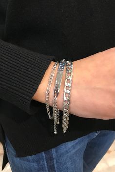 Cute and classy layered link chain bracelet featuring silver flat detail. Jewelry Lookbook Silver, Silver Layered Bracelets, Silver Aesthetic Jewelry, Layered Silver Bracelets, Streetwear Jewelry, Hacker Aesthetic, Layered Bracelet, Wrist Jewelry, Link Chain Bracelet