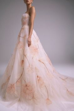 Strapless Ball Gown, 파티 드레스, A Wedding Dress, Gorgeous Gowns, Beautiful Gowns, Mode Outfits, Ball Dresses, Fancy Dresses, Dream Dress