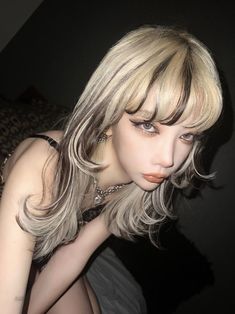 Raccoon Tail Hair Blue, Blonde Hair With Black Peekaboos, Goth Blonde Hair, Black Pink Hair, Y2k Hairstyles, Dyed Hair Inspiration, Pretty Hair Color, Hair Stylies, Tone Hair