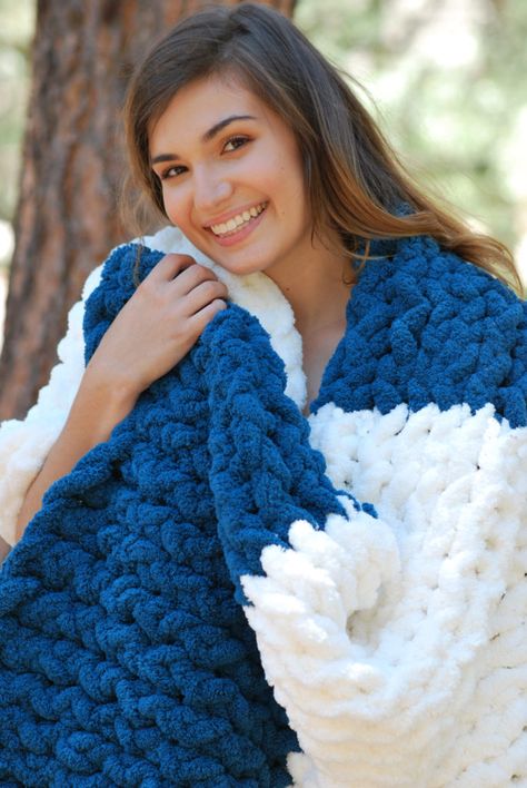 Plushy Zippy Blanket « KB Looms Blog Zippy Loom Blanket, Flexee Loom Chunky Patterns, Afgan Loom Knitting Blankets, Zippy Loom Patterns, Looming Blankets, Loom Blanket Patterns, Infinity Loom Blanket For Beginners, Chunky Mittens, Loom Knitting Patterns Free