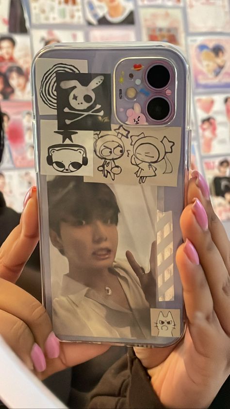 Jungkook Phone Case Ideas, Clear Phone Case Ideas Kpop, Kpop Phone Cases Aesthetic, Phone Case Kpop, Anime Iphone Cases, Phonecase Aesthetic, Bts Phone Case, Anime Phone Cases, Felt Phone Cases