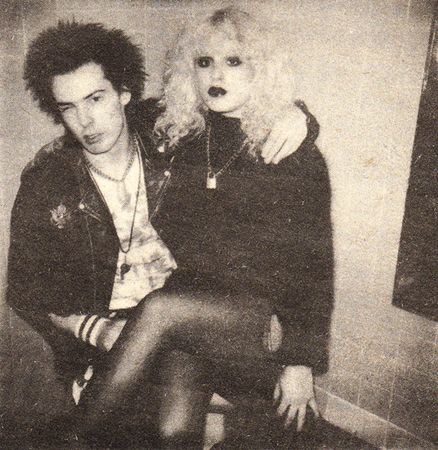 sid vicious nancy spungen Goth Outfits Vintage, Rock Couple Aesthetic, Sid And Nancy Aesthetic, 90s Grunge Fashion Punk, Sid Vicious And Nancy, Punk Portrait, Punk People, Sid Vicious Nancy, Nancy Spungen