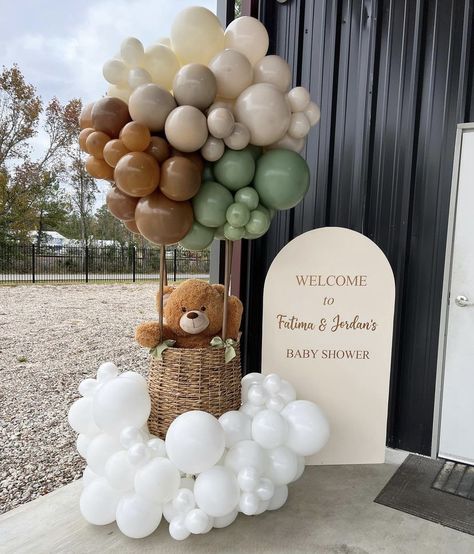 Khloe Kardashian Teddy Bear Party, Bearly Wait Balloons, I Can Barely Wait Decor, Babyshowerparty Ideas At Home, Event Planning Decor, Teddy Bear Theme Balloon Arch, Someone Beary Cute Is On The Way, Baby Shower Baloon Idea, Bear And Balloons Decoration