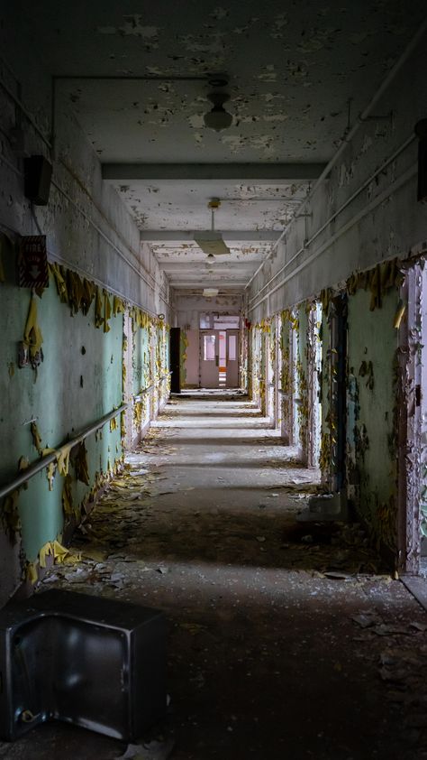 Dystopian Hospital, Abandoned Mental Asylum, Abonded Hospitals, Abandoned Hospital Creepy, Abandoned Wallpaper, Abandon Hospital, Creepy Hospital, Mental Ward, Hospital Aesthetic