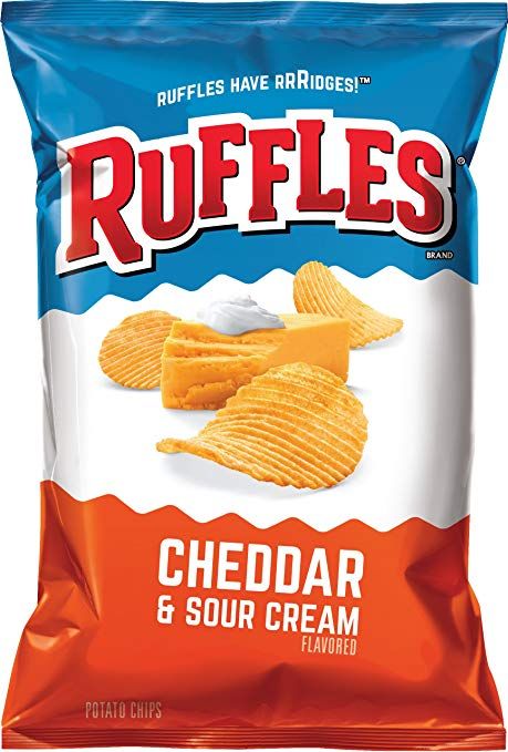 Funyuns Recipe, Ruffles Chips, Sour Cream Chips, Sour Cream Potatoes, Potato Chip Flavors, Ruffles Potato Chips, Chip Packaging, American Snacks, Best Chips