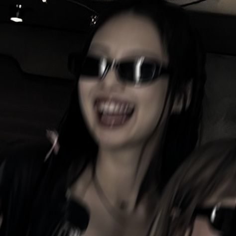 Jennie Blurry Icons, Jennie Blurry Photos, Jennie Bw Icon, Black Pink Pfp, Jennie Profile, Jennie Icon Aesthetic, Second Ig, Blur Pic, Jennie Aesthetic Icon