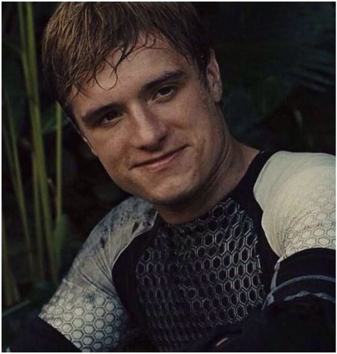 Peeta Smiling, Peta Mellark, Petta Malark, Hunger Games 2012, Hunger Games Peeta, Good Looking Actors, Hunger Games 3, Peeta Mellark, It S My Birthday