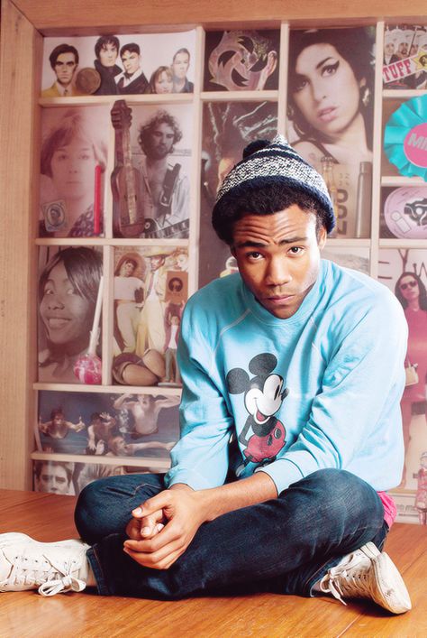 I know him all because of the comedy album Weirdo I heard a few years back and once I did a little research and heard his music.... Just Gambino girls for ever Donald Glover Cute, Freaks Geeks, Summer Clothes Collection, Matt Murdock, Ocean Kids, Magic Mike, Donald Glover, Childish Gambino, Chance The Rapper