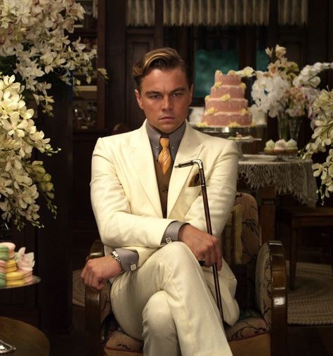 Jay Gatsby From The Great Gatsby Gatsby Tuxedo, Leonardo Dicaprio Great Gatsby, Easy Mens Halloween Costumes, Il Grande Gatsby, Gatsby Outfit, 1920s Aesthetic, Gatsby Costume, Jay Gatsby, Baz Luhrmann