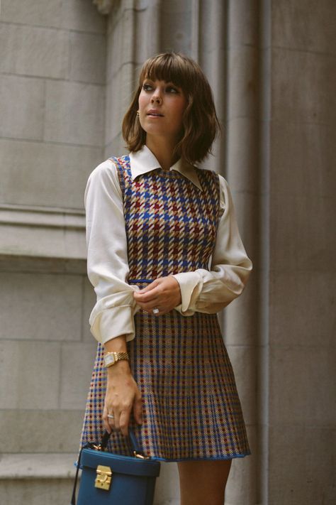 How to Pull Off 2017’s Plaid 70s Inspired Office Wear, Womens Retro Fashion, How To Dress Vintage Modern, 60s Look Outfits, 50s Office Fashion, 50s Work Outfit, 50s School Outfit, Romantic Fashion Aesthetic, Style Inspo Vintage