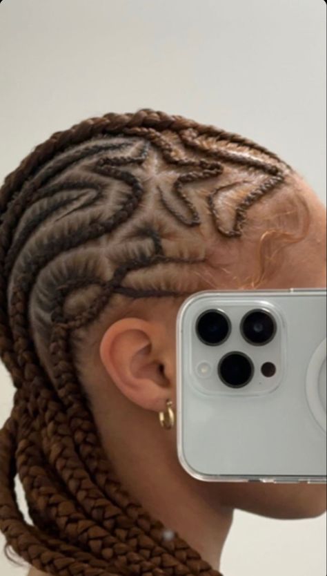 Cornrow With Star Design, Cornrows Star Design, Braided Hair Designs, Fun Cornrow Hairstyles, 2000s Cornrows, Stitch Braids With Star Design, Star Stitch Braids, Spiral Cornrow Braids, Corn Row Braids Natural Hair