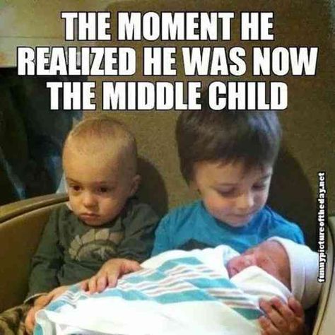 20 Funny Memes Anyone With Siblings Will Relate To — Especially If You're Used To Being The Middle Child Humour, Funny Baby Pictures, Middle Child Humor, Middle Child Syndrome, Comebacks Memes, Sibling Memes, Sibling Quotes, Siblings Funny, Funny Kid Memes