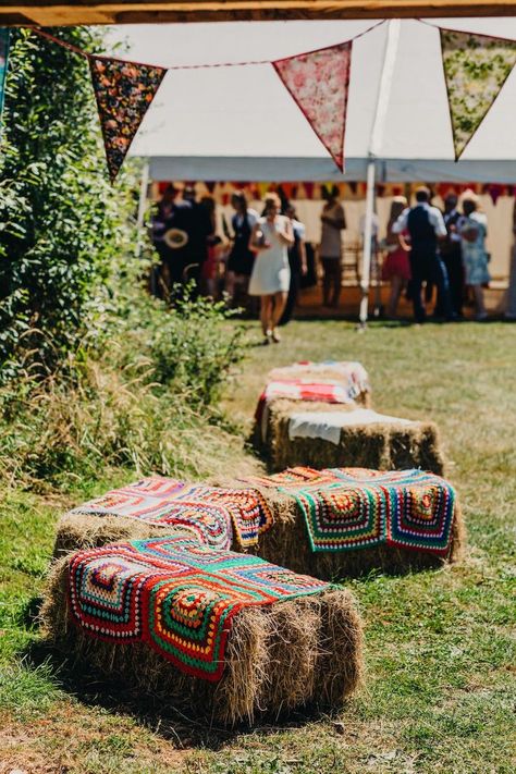 Outdoor Festival Decor, Wedding Sewing Projects, Music Festival Wedding Theme, Crochet Wedding Decor, Hay Decorations, Hay Bales Wedding, Outdoor Party Setup, Hay Decor, Colourful Bunting