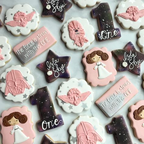 Princess Leia Party Ideas, Pink Star Wars Party, Star Wars 1st Birthday Girl, Princess Leia Birthday Party, Star Wars Girls Birthday Party, Princess Leia Party, Star Wars Kids Party, Girls Star Wars Party, Star Wars Themed Birthday Party