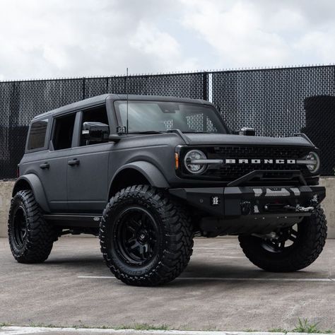 This 2022 Ford Bronco we Lifted, Sprayed and upgraded the interior and sound system for none other than Online Gaming Legend, Tim the TatMan! His brand new Bronco was sprayed in our Tuxedo Black Signature Finish, and for additional protection we added DV-8 bumpers with Warn winch.For the lift and suspension, we upgraded to  the 2.5" BDS kit and were able to stuff 38" Toyo Tires around 20" Fuel wheels to create a substantial footprint.  #starwoodmotors #starwoocustoms #starwoodbronco 2023 Ford Bronco Interior, New Bronco Lifted, 2022 Ford Bronco Lifted, Matte Black Bronco, Ford Bronco Mods, Blacked Out Ford Bronco, Ford Bronco New, New Ford Bronco 2022, All Black Bronco