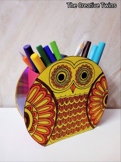 The creative twins : Cute Owl Pen Stand made from old ads Upcycling, Penholder Painting Ideas, Pen Stand From Waste Materials, Penstands Creative, Handmade Pen Stand, Penstands Ideas, Decoration From Waste Material, Pen Stand Diy Creative, Waste To Best Craft