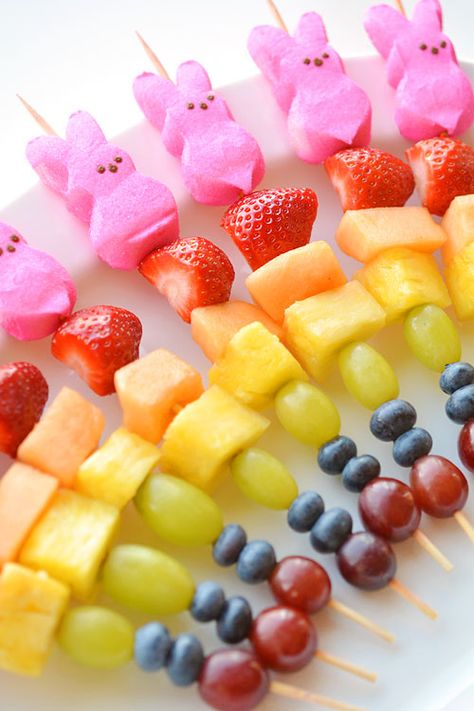 Healthy Easter Snack Crafts for Kids - Southern Made Simple Snack Crafts, Healthy Easter Snacks, Rainbow Fruit Skewers, Easter Snack, Easter Fruit, Easter Party Food, Easter Appetizers, Healthy Easter, Easter Lunch