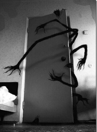 Creepy Closet Door, Shadow Figures Creepy, Haunted House Inside, Door Monster, Creepy Door, Monster In The Closet, Demon Costume, Funny Dark, Fran Bow