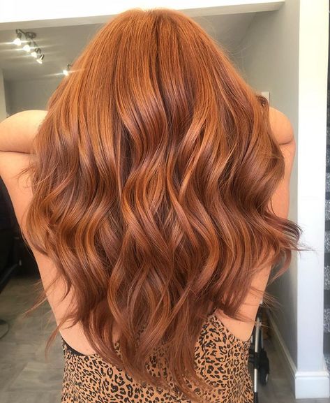 Reddish Brown Hair Short, Long Auburn Hair With Layers, Orange Auburn Hair, Auburn Hair With Caramel Highlights, Caramel Copper Hair, Hair Inspo Medium Length, Copper Auburn Hair Color, Soft Copper Hair, Honey Ginger Hair Color