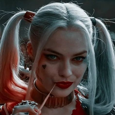 Margot Robbie (@margot_robbie_4ever) posted on Instagram • Jan 6, 2022 at 11:50am UTC Maquillage Harley Quinn, Margrot Robbie, Harleen Quinn, Estilo Megan Fox, Harely Quinn, Harley Quinn Halloween, Der Joker, Margot Robbie Harley Quinn, Margot Robbie Harley