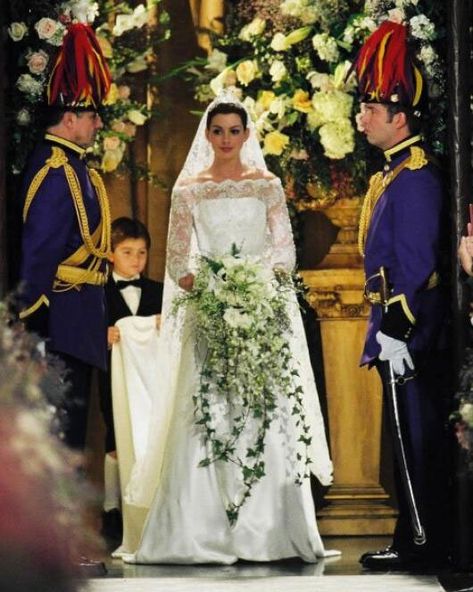 Movie Wedding Dresses, Princess Diaries 2, Helen Rose, Wedding Dress Costume, Tv Weddings, 2nd Wedding Dresses, Iconic Weddings, Wedding Movies, Royal Wedding Dress