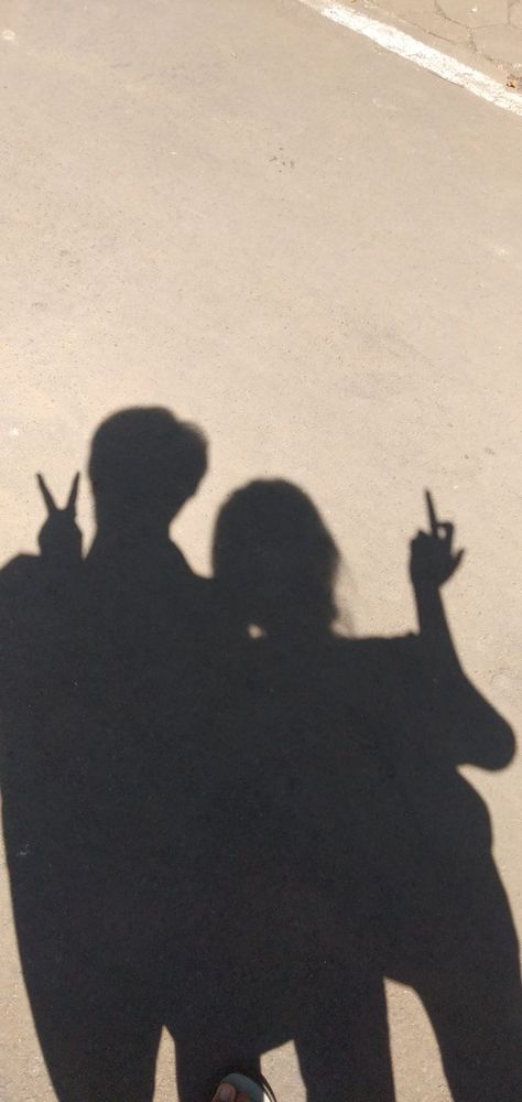 Aesthetic Shadow Couple Pictures, Fake Boyfriend Pictures Shadow, Shadow Boyfriend Prank, Camera Shy Couple Photos Aesthetic, Asthethic Couples Photo, Aesthetic Couple Shadow Pic, Fake Bf Pics Shadow, Boyfriend Pictures Shadow, Couple Picture Blurred