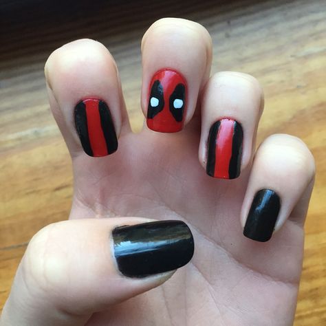 Dc Inspired Nails, Nail Ideas Marvel, Marvel Nails Designs Easy, Dc Nail Art, Geek Nail Art, Fandom Nail Art, Deadpool Nail Art, Marvel Nail Ideas, Deadpool Nails