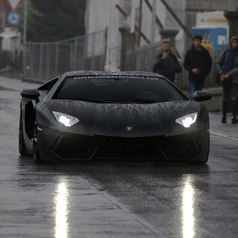 Lamborghini Sv, Matte Cars, Matte Black Cars, Ford Mustang Car, Top Luxury Cars, Mc Laren, Lamborghini Cars, Pretty Cars, Black Car