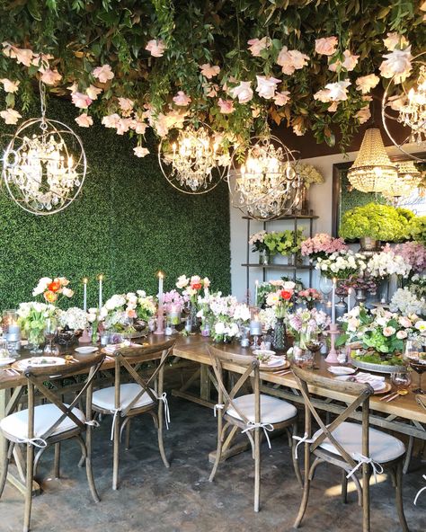 Hidden Garden Flowers Secret Dinner Party Series - Be Inspired PR Garden Theme Ideas, Secret Garden Theme, Secret Garden Parties, Garden Party Theme, Lights Wedding Decor, Personalized Wedding Decor, Flower Curtain, Maroon Wedding, Garden Party Decorations