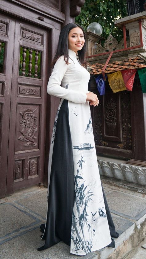 Traditional Dresses Indian, Traditional Vietnamese Clothing, Vietnamese Traditional Clothing, Vietnam Clothes, Asian Style Dress, Vietnam Dress, Vietnamese Clothing, Chinese Style Dress, Dress Traditional