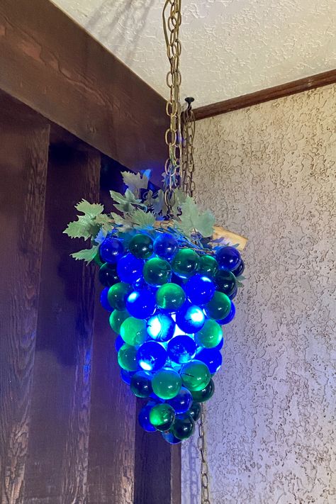 Bonito, Spanish Revival Decor, Nice Furniture, Green Grape, Bunch Of Grapes, Cute Furniture, Swag Lamp, Swag Light, Grape Bunch