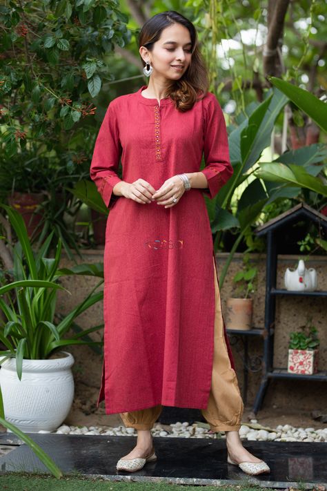 The timeless handloom kurta comes with embroidery on neck and sleeves. The straight cut and side pocket in the kurta gives it a smart yet comfort look And contrasts the rich texture of the 100% premium south cotton beautifully. Complement the elegance of this kurta with beige salwar, pant or palazzo. Handloom Kurta, Business Casuals, Saree Jackets, Kurta Dress, A Line Kurta, Straight Kurta, Kurta With Pants, Top Pants Set, Cotton Pants