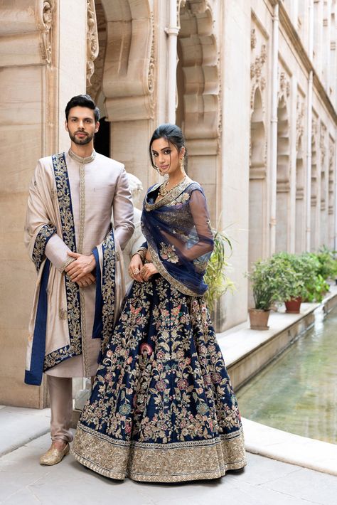 शादी की तस्वीरें, Pengantin India, Groom Dress Men, Couple Matching Outfits, Indian Groom Wear, Wedding Dresses Men Indian, Reception Outfit, Indian Couple, Couple Wedding Dress