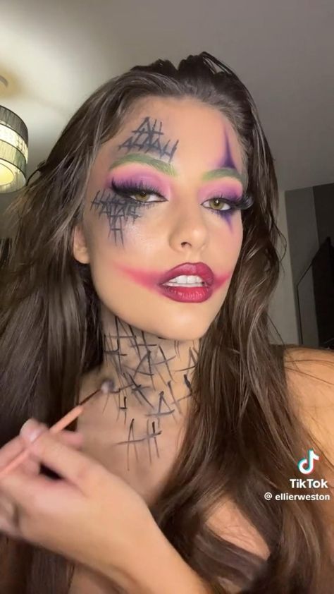 Halloween Costume And Makeup, Halloween Costume Last Minute, Last Minute Halloween Makeup, Makeup Halloween Costume, Costume Joker, Halloween Costume 2023, Costume Last Minute, Joker Halloween Costume, Joker Joker