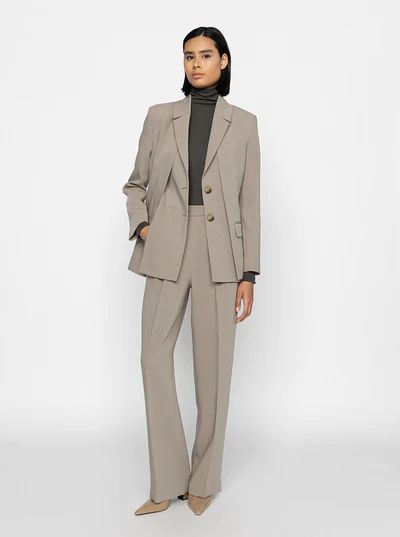 Blazers – Bouguessa Blazer Design, Casual Blazer Women, Classic Outfit, Blazer Women, Blazer Designs, Abayas Fashion, Casual Blazer, Crepe Fabric, Classic Outfits