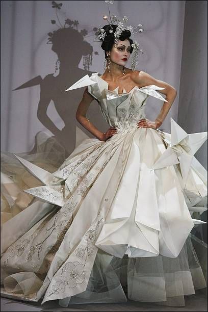 2007 Fashion, Glamouröse Outfits, Cristian Dior, Runway Fashion Couture, Runway Outfits, Christian Dior Haute Couture, Dior Haute Couture, Dior Fashion, Couture Mode