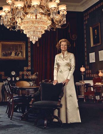 Betty Ford Quotes, Fashion Over The Decades, Ford Quotes, Presidential Portraits, Gerald Ford, Us First Lady, Presidents Wives, American First Ladies, Betty Ford