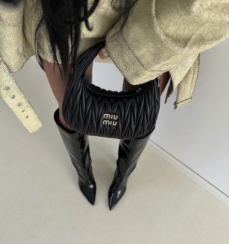 Miu Miu Wander Bag Outfit, Muimui Bag, Miu Miu Bag Aesthetic, Street Style Bags, Miu Miu Bag, Effortlessly Chic Outfits, Heels Outfits, Fashion Marketing, Fit Girl