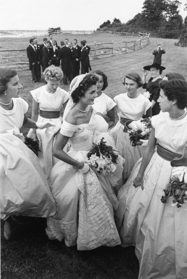 <b>Not published in LIFE.</b> Jackie Kennedy on her wedding day, Newport, R.I., Sept. 12, 1953. Miss Moss, Royal Brides, American Wedding, Jackie O, Foto Vintage, Vintage Bride, Life Photo, Black & White, First Lady