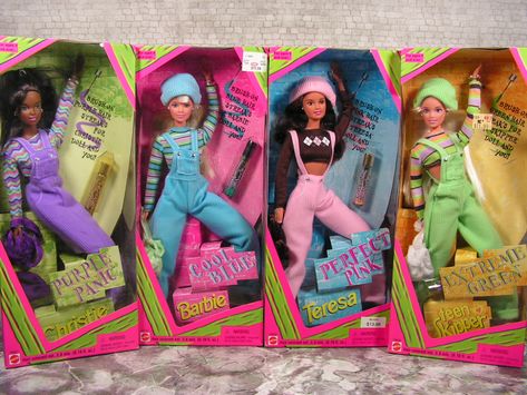 1997 Barbie Cool Color Streaks Collection (1) | Royalty.Girl | Flickr Barbies From The 90s, Christie Barbie, Barbie 1990, Barbie 90s, Color Streaks, Shotting Photo, Cool Colors, Retro Mode, Barbie Party