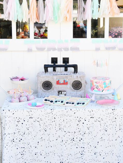 80s hip hop themed 2nd birthday party: http://www.stylemepretty.com/living/2016/10/19/its-a-toddlers-delight-with-this-80s-hip-hop-themed-2nd-birthday/ Photography: Emma Feil - http://www.emmafeilphotography.com/ Toddler Dance Party, Amelia Grey, Accessory Photography, Hip Hop Birthday Party, Hip Hop Birthday, Dance Party Birthday, 80s Hip Hop, Toddler Dance, Bubble Guppies Birthday