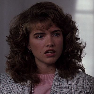 80s Hair Tutorial, Nancy Thompson, 80s Haircuts, Horror Girl, 1980’s Fashion, 80s Girl, 80s Women, 80s Hair, A Nightmare On Elm Street