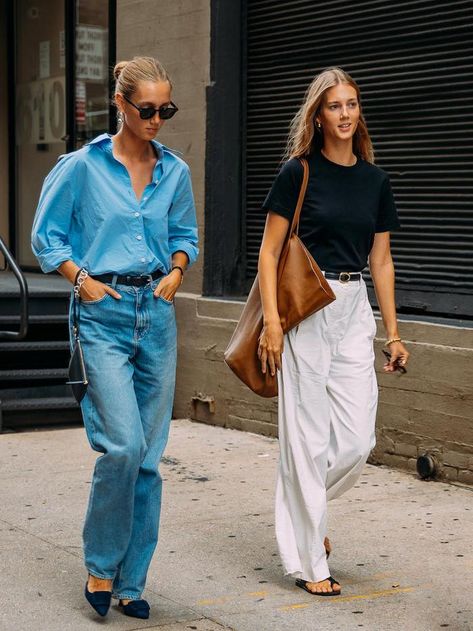 These Chic Sisters Are Worth a Follow If You Like the Olsen Twins' Minimal Style Olsen Twins, Minimal Chic Outfits, Cecilie Moosgaard, Olsen Twins Style, Twin Models, Oversized Wool Coat, Smart Casual Women, French Street Fashion, Minimal Style