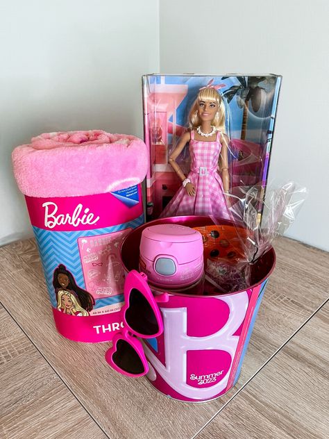 Barbie Theme Gift Basket, Barbie Themed Gifts, Barbie Watch Party, Barbie Gift Ideas, Barbie Movie Party, Barbie Shopping, Movie Basket Gift, Barbie Items, 5th Birthday Girls