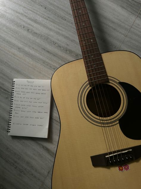 #guitar #aesthetic #music #strings #acoustic Guitar Aesthetic Acoustic, Acoustic Guitar Aesthetic, Musician Aesthetic, Aesthetic Guitar, Motivation School, Guitar Aesthetic, Guitar Practice, Aesthetic Music, Normal Wallpaper