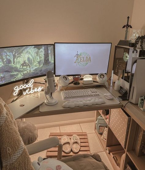 Gamer Streamer Room, Pc Set Up In Bedroom, Desk Setup Multiple Monitors, Cozy Tech Aesthetic, Soft Pc Setup, Two Person Home Office Small Spaces, Curved And Flat Monitor Setup, Cute Gamer Aesthetic, Work Computer Setup