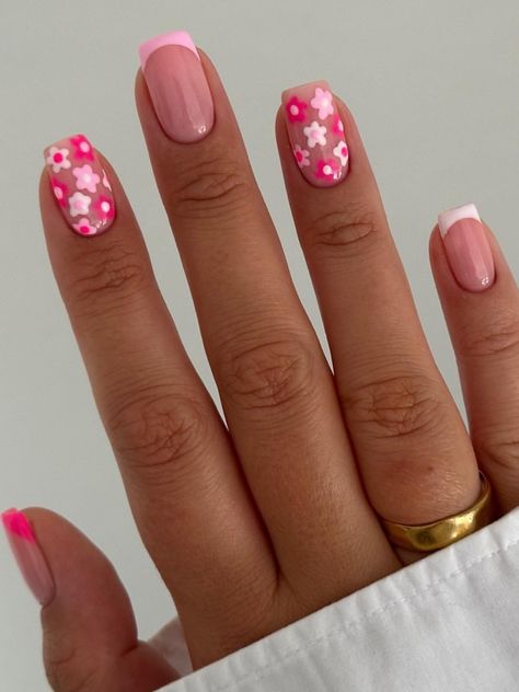 short pink nails with flowers Short Cute Nails Acrylic Summer, Cute Simple Nail Ideas Short, Cute Nails For Spring Short, Nail Kids Designs, Nail Idea For Kids, Cute Pink Nails Acrylic Short, Short Acrylic Summer Nails Designs, Pink Birthday Nails Short Square, Nails For 10-11 Yrs Old