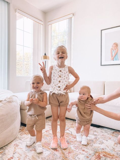 Cute Matching Sibling Clothes - Little Wedgies Modelling Ideas, Matching Sibling Outfits, Sibling Pictures, Sibling Outfits, Just For Me, Mommy Blog, Mommy And Me Outfits, Picture Outfits, Mom Blog